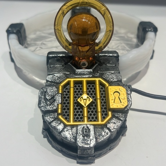 Skylanders Traptanium Portal With 5 Trap Crystals - Picture 4 of 8